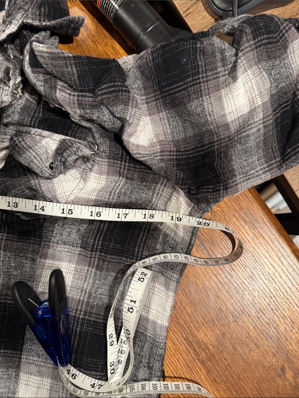 Women's Almost Famous Plaid Button Down Shirt L Black White guc - Picture 5 of 7